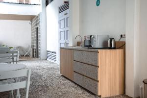 Dapur atau dapur kecil di Bobopod Kota Lama, Semarang