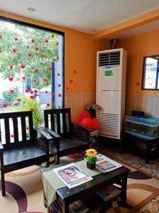 Posezení v ubytování Amax Inn Cebu + 37 fotografií