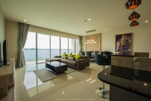 Photo de la galerie de l'établissement Movenpick Residences Pattaya with Ocean View, à Na Jomtien