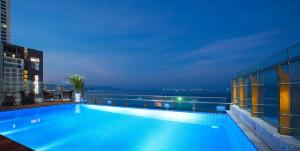 Piscine de l'établissement DTX Hotel Nha Trang ou située à proximité