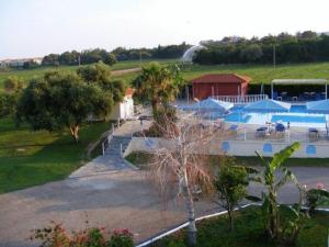 Bazén v ubytování Lintzi Hotel nebo v jeho okolí