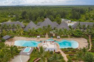 A piscina localizada em Fruit & Spice Wellness Resort Zanzibar ou nos arredores