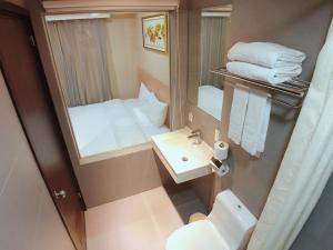 Ένα μπάνιο στο The Metro Hotel Taichung