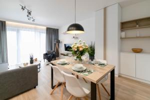 Posedenie v ubytovaní Apartamenty Marron z sauną, bawialnią i widokiem na Skrzyczne - Dream Apart