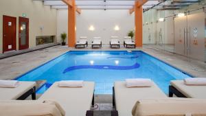 The swimming pool at or close to Holiday Inn Orizaba, an IHG Hotel