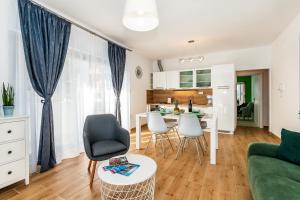 Kuchyň nebo kuchyňský kout v ubytování Apartments Tanya