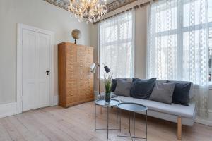 A seating area at Sudurgata - Authentic Reykjavik Style Apartment