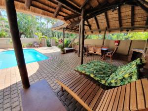 Πισίνα στο ή κοντά στο Ndiza Lodge and Cabanas