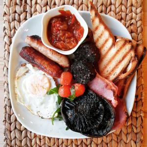 Makanan di atau berdekatan rumah percutian
