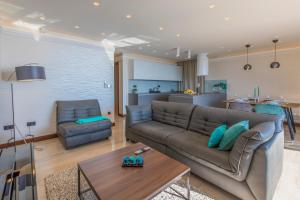 Posedenie v ubytovaní BEACH FRONT VILLA FRAN - DELUXE SEA VIEW SUITE with private jacuzzi # 3