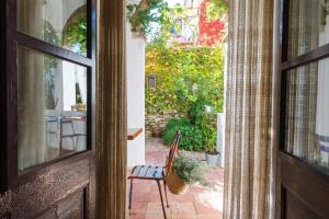 Een tuin van BYPILLOW Cluc Begur