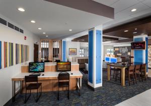 Gallery image of Holiday Inn Express & Suites - West Des Moines - Jordan Creek, an IHG Hotel in West Des Moines