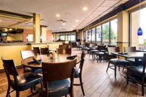 Restorāns vai citas vietas, kur ieturēt maltīti, naktsmītnē Holiday Inn Washington D.C. - Greenbelt Maryland, an IHG Hotel