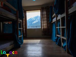Splošen pogled na gorovje oz. razgled na gore, ki ga ponuja hostel