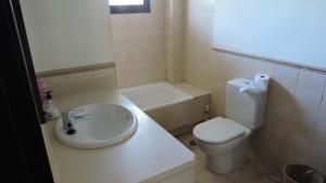 Łazienka w obiekcie HL 017 ·HL 017 3 bedroom 2 bathroom, villa high standard