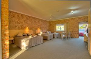 Gallery image of Gloucester Country Lodge Motel in Gloucester +46 photos