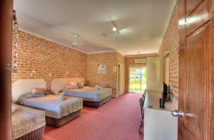 Gallery image of Gloucester Country Lodge Motel in Gloucester