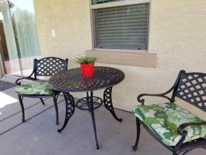 Area soggiorno di Phoenix I, Minutes to Airport and Downtown