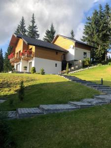 Gallery image of Gogodz Chalet Resort in Yablunytsya