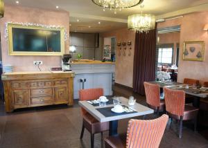 Gallery image of Auberge la Renaissance in Viarmes