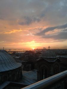 The sunrise or sunset as seen from a szállodákat or nearby
