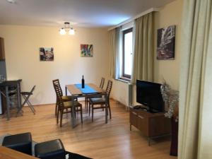 Dining area sa apartment