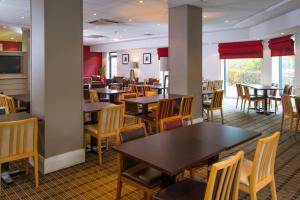 Restaurant o un lloc per menjar a Holiday Inn Express Droitwich Spa, an IHG Hotel