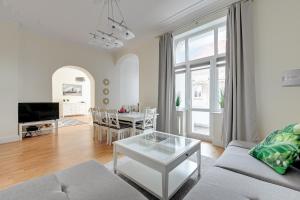 Gallery image of Lion Apartments - Palermo Spacious Family Apartment 3 min walk from the beach in Sopot