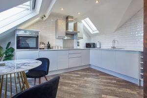 Gallery image of Host & Stay - The Penthouse, Hudsons Yard House in Whitby +13 photos