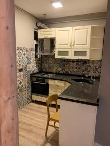 Kuchyň nebo kuchyňský kout v ubytování Berfinn Hotel Beşiktaş