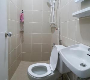 A bathroom at 3BU Hostel Baguio - Session-Governor Pack