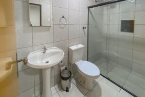 
A bathroom at Hotel Rota do Sertão
