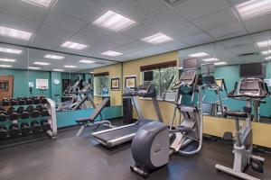 Fitness centrum a/nebo fitness zařízení v ubytování Holiday Inn Express & Suites Austin NW - Four Points by IHG