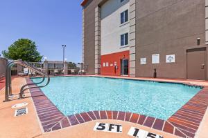 Gallery image of Holiday Inn Express Hotel & Suites Dallas Lewisville, an IHG Hotel in Lewisville