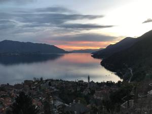 Fotografie z fotogalerie ubytování Villa Paradiso v destinaci Cannero Riviera