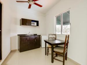 ครัวหรือมุมครัวของ Hotel Siglo 21 Merida
