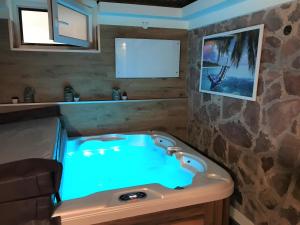 Fotografia z galérie ubytovania Balaton Wellness Tom Cat nyaraló 1 wellness és 1 gyermekbarát apartmannal v destinácii Kővágóörs