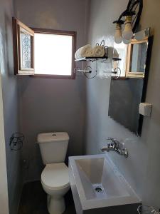 Koupelna v ubytování SATRANA HOTEL TAMATAVE + 25 fotografií
