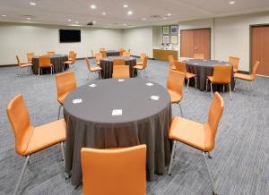 Konferenční prostory v ubytování Holiday Inn Express & Suites - Denton North by IHG + 37 fotografií