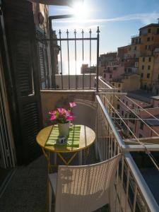A balcony or terrace at Shanti 1