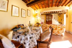 A seating area at La Casa del Sole