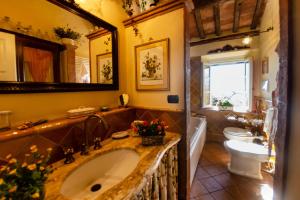 A bathroom at La Casa del Sole