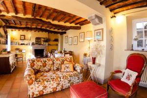 A seating area at La Casa del Sole