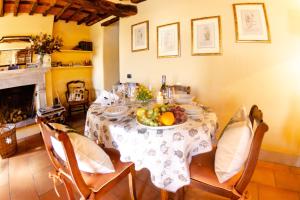 A seating area at La Casa del Sole