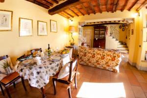 A seating area at La Casa del Sole Még 24 kép