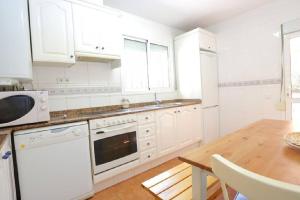 Kép AME447 Chalet con piscina privada 9x5m y jardín vallado szállásáról Les tres Cales városában a galériában
