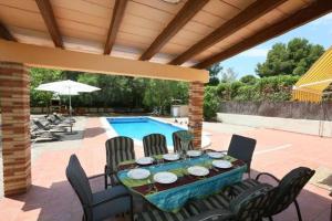 Kép AME447 Chalet con piscina privada 9x5m y jardín vallado szállásáról Les tres Cales városában a galériában
