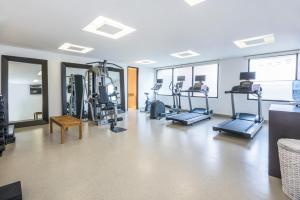 Fitness centrum a/nebo fitness zařízení v ubytování Holiday Inn Express & Suites Bogota Zona Financiera by IHG