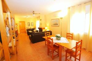 Kép AME447 Chalet con piscina privada 9x5m y jardín vallado szállásáról Les tres Cales városában a galériában