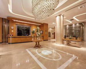 Lobbyen eller receptionen på Anemon Grand Konya Otel